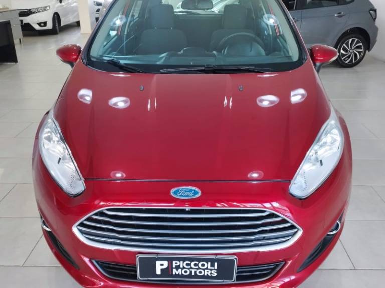 FORD - FIESTA - 2013/2014 - Vermelha - R$ 46.900,00