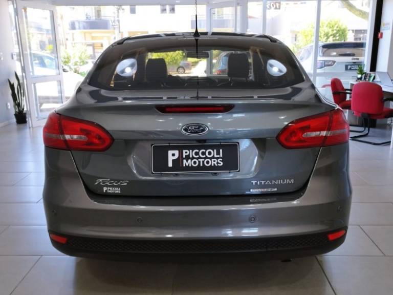 FORD - FOCUS - 2016/2016 - Cinza - R$ 64.900,00