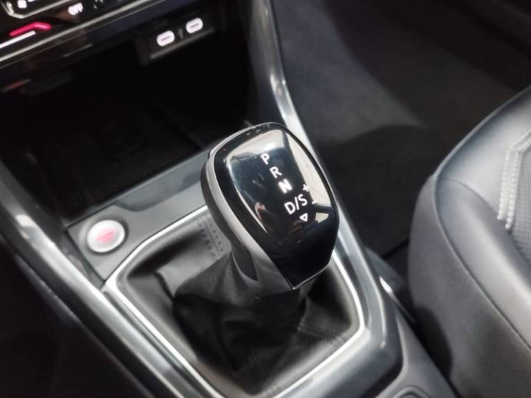 VOLKSWAGEN - T-CROSS - 2022/2023 - Branca - R$ 134.900,00