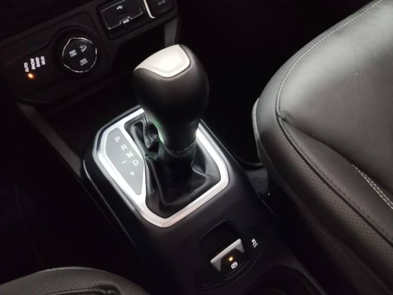 JEEP - RENEGADE - 2019/2019 - Cinza - R$ 104.900,00