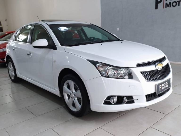 CHEVROLET - CRUZE - 2013/2014 - Branca - R$ 72.900,00