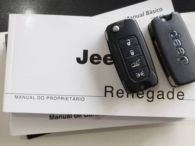 JEEP - RENEGADE - 2015/2016 - Vermelha - R$ 72.900,00