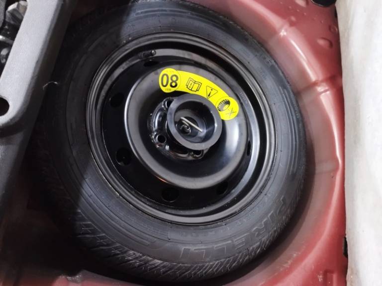 FORD - FIESTA - 2013/2014 - Vermelha - R$ 46.900,00