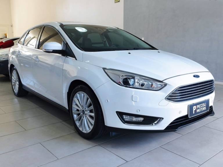 FORD - FOCUS - 2016/2016 - Branca - R$ 70.900,00