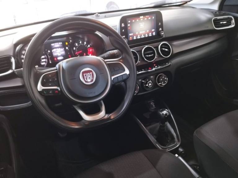 FIAT - CRONOS - 2018/2019 - Branca - R$ 65.900,00