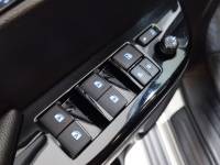 TOYOTA - HILUX - 2023/2023 - Branca - R$ 279.900,00