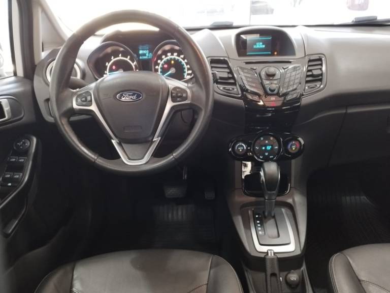 FORD - FIESTA - 2016/2017 - Branca - R$ 59.900,00