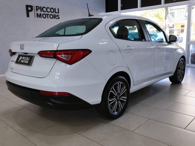 FIAT - CRONOS - 2018/2019 - Branca - R$ 65.900,00