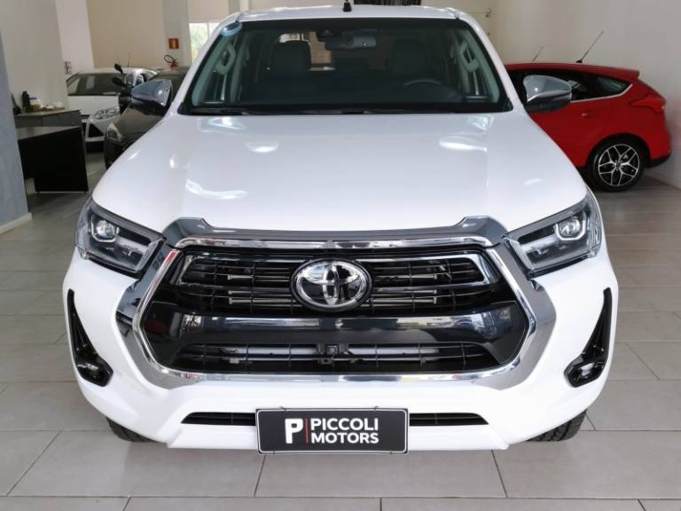 TOYOTA - HILUX - 2023/2023 - Branca - R$ 279.900,00