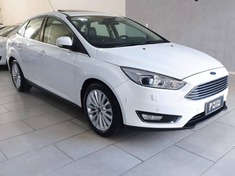 FORD - FOCUS - 2016/2016 - Branca - R$ 69.900,00