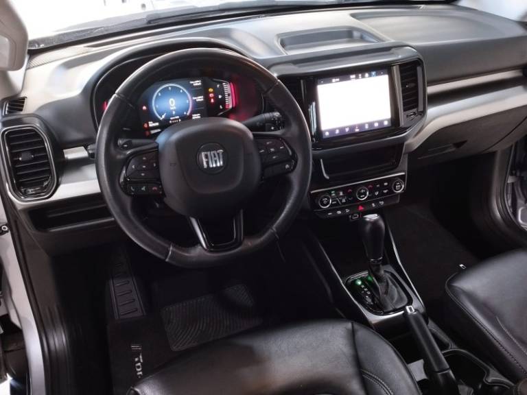 FIAT - TORO - 2021/2022 - Prata - R$ 132.900,00