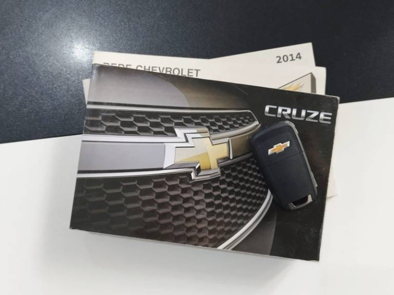 CHEVROLET - CRUZE - 2013/2014 - Branca - R$ 72.900,00