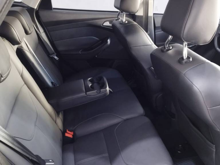 FORD - FOCUS - 2016/2016 - Branca - R$ 72.900,00