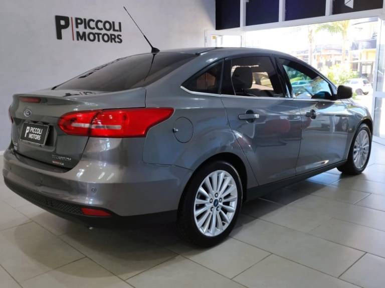 FORD - FOCUS - 2016/2016 - Cinza - R$ 64.900,00