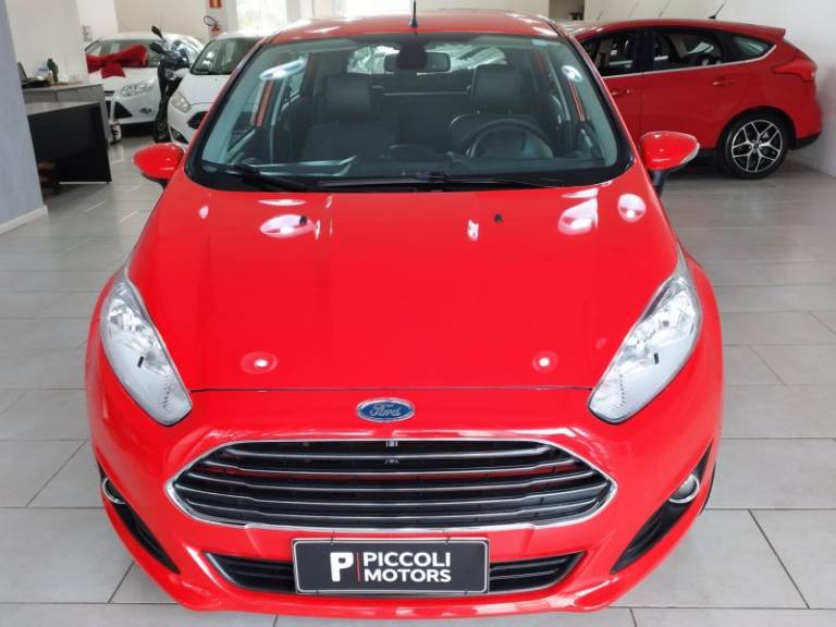 FORD - FIESTA - 2013/2014 - Vermelha - R$ 46.900,00