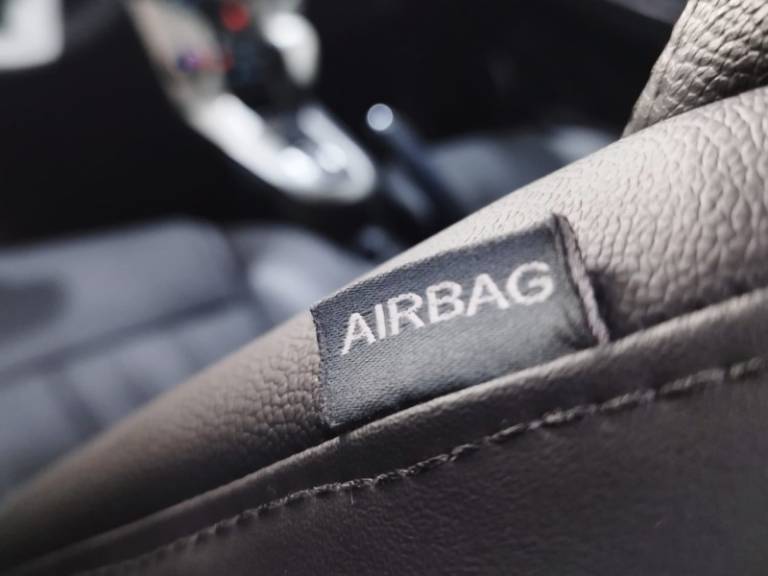 CHEVROLET - CRUZE - 2013/2014 - Branca - R$ 72.900,00