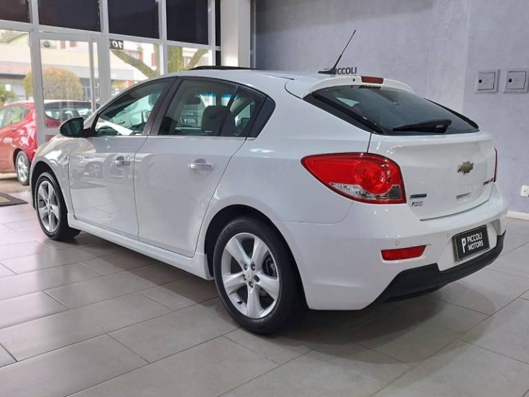 CHEVROLET - CRUZE - 2013/2014 - Branca - R$ 72.900,00