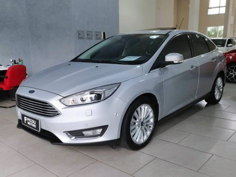 FORD - FOCUS - 2017/2018 - Prata - R$ 78.900,00