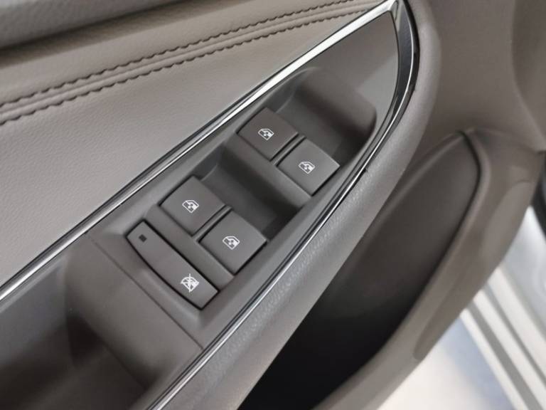 CHEVROLET - CRUZE - 2019/2019 - Prata - R$ 109.900,00