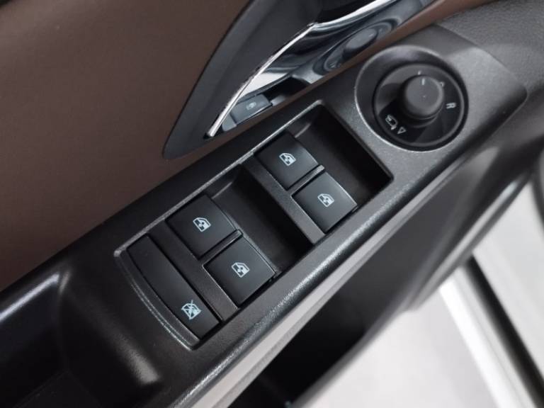 CHEVROLET - CRUZE - 2013/2014 - Branca - R$ 72.900,00