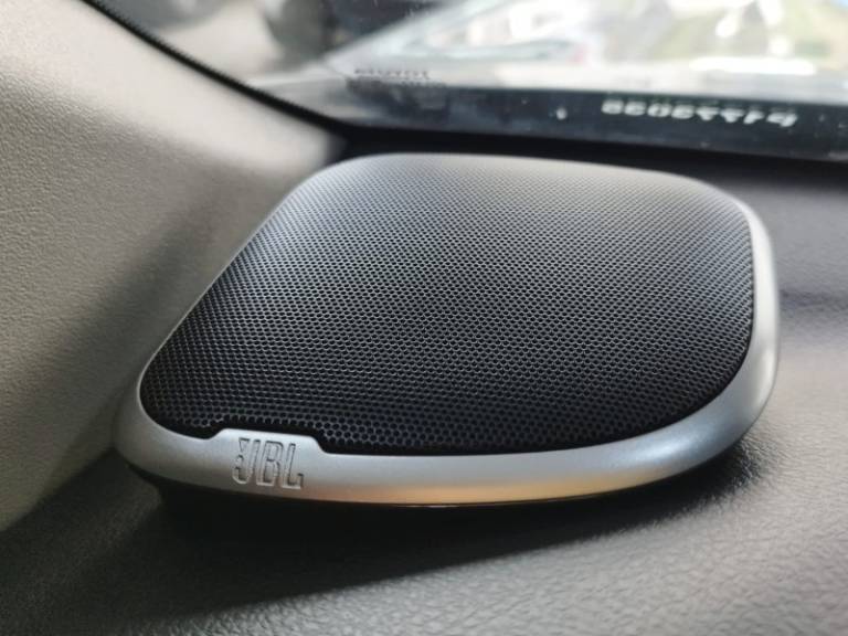 TOYOTA - HILUX - 2023/2023 - Branca - R$ 279.900,00