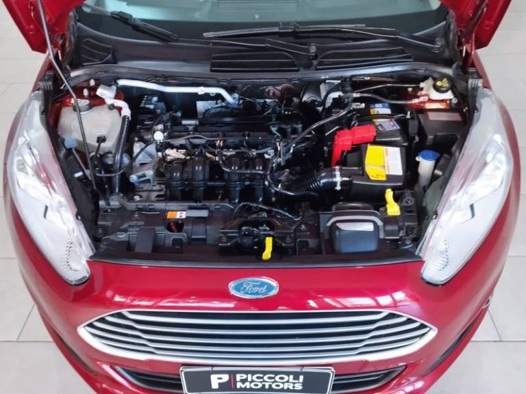 FORD - FIESTA - 2013/2014 - Vermelha - R$ 46.900,00
