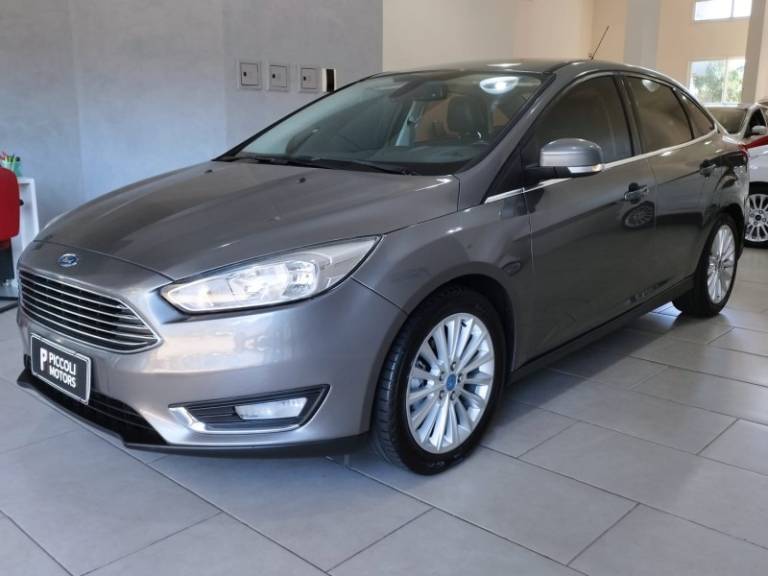 FORD - FOCUS - 2016/2016 - Cinza - R$ 64.900,00