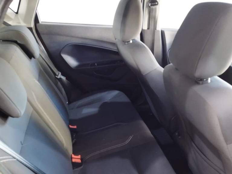 FORD - FIESTA - 2013/2014 - Vermelha - R$ 46.900,00