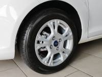 FORD - FIESTA - 2014/2015 - Branca - R$ 44.900,00