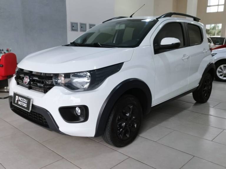 FIAT - MOBI - 2016/2017 - Branca - R$ 47.900,00