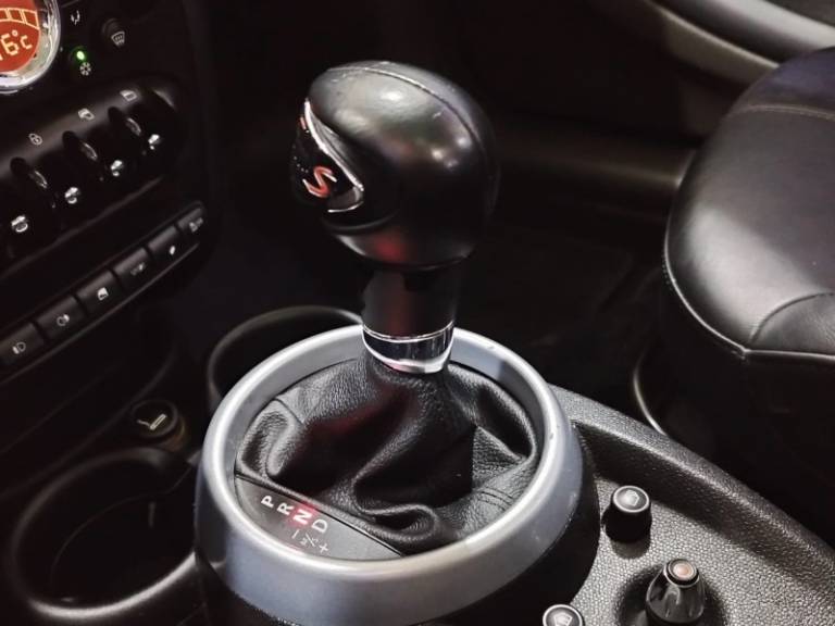 MINI - COUNTRYMAN - 2010/2011 - Branca - R$ 92.000,00