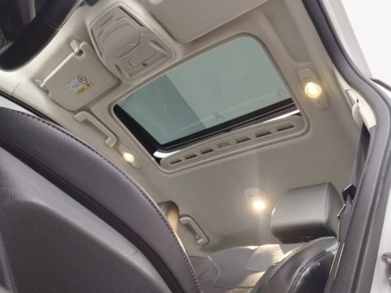 FORD - FOCUS - 2016/2016 - Branca - R$ 69.900,00