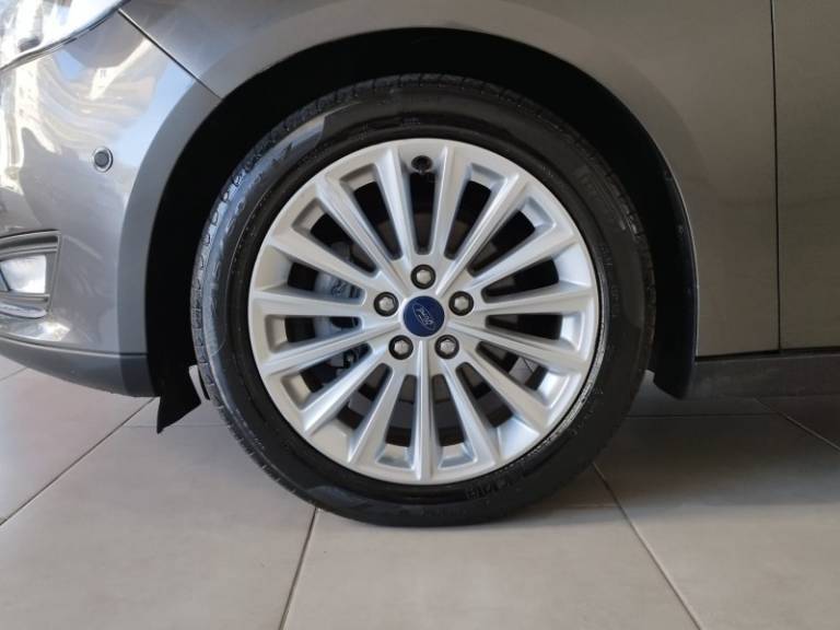 FORD - FOCUS - 2015/2016 - Cinza - R$ 69.900,00