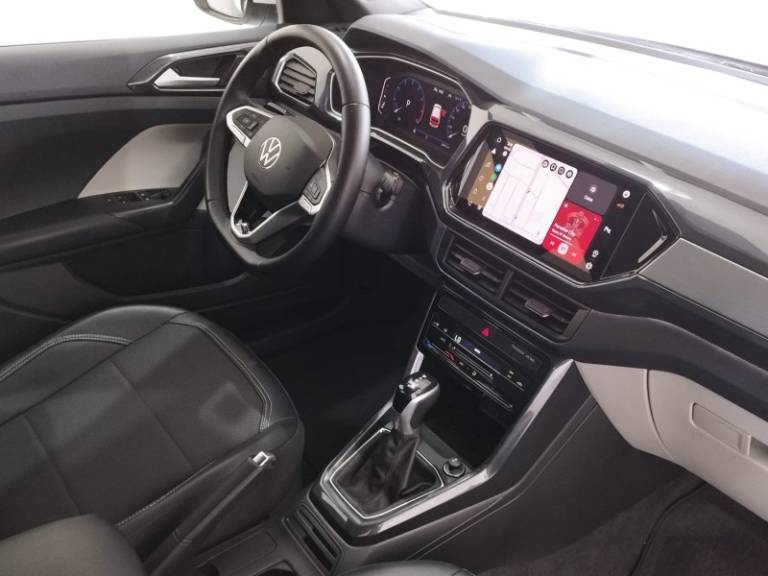 VOLKSWAGEN - T-CROSS - 2022/2023 - Branca - R$ 129.900,00