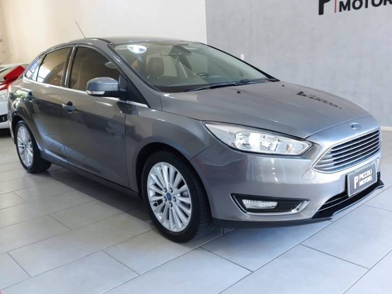 FORD - FOCUS - 2016/2016 - Cinza - R$ 64.900,00