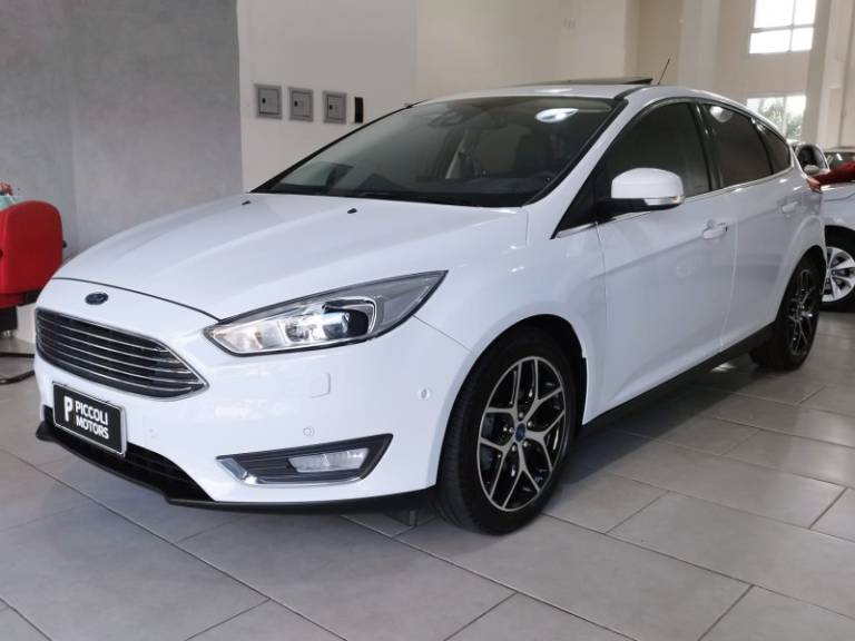 FORD - FOCUS - 2016/2016 - Branca - R$ 72.900,00