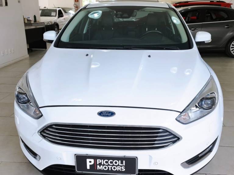 FORD - FOCUS - 2016/2017 - Branca - R$ 78.900,00