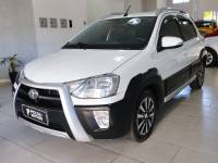 TOYOTA - ETIOS CROSS - 2017/2018 - Branca - R$ 64.900,00