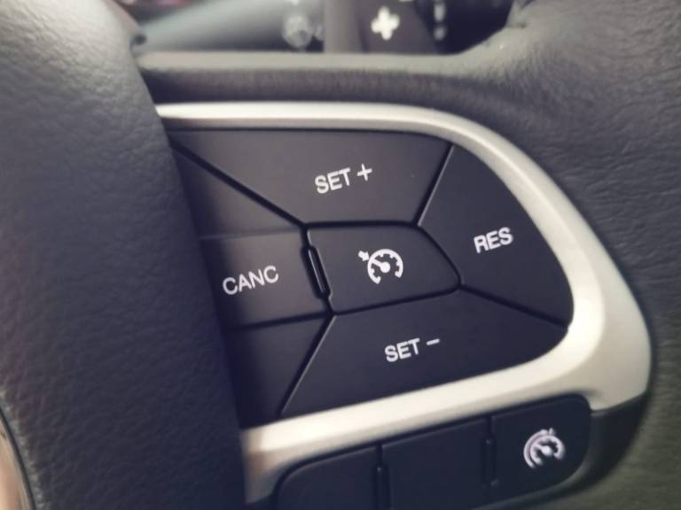 JEEP - RENEGADE - 2019/2019 - Cinza - R$ 104.900,00