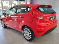 FORD - FIESTA - 2013/2014 - Vermelha - R$ 46.900,00
