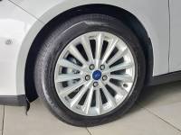 FORD - FOCUS - 2017/2018 - Prata - R$ 78.900,00