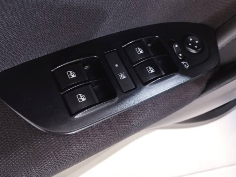 FIAT - CRONOS - 2018/2019 - Branca - R$ 65.900,00