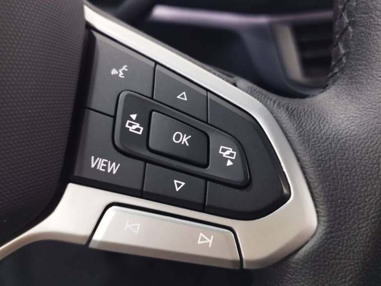 VOLKSWAGEN - T-CROSS - 2022/2023 - Branca - R$ 134.900,00