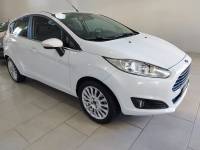 FORD - FIESTA - 2016/2017 - Branca - R$ 59.900,00