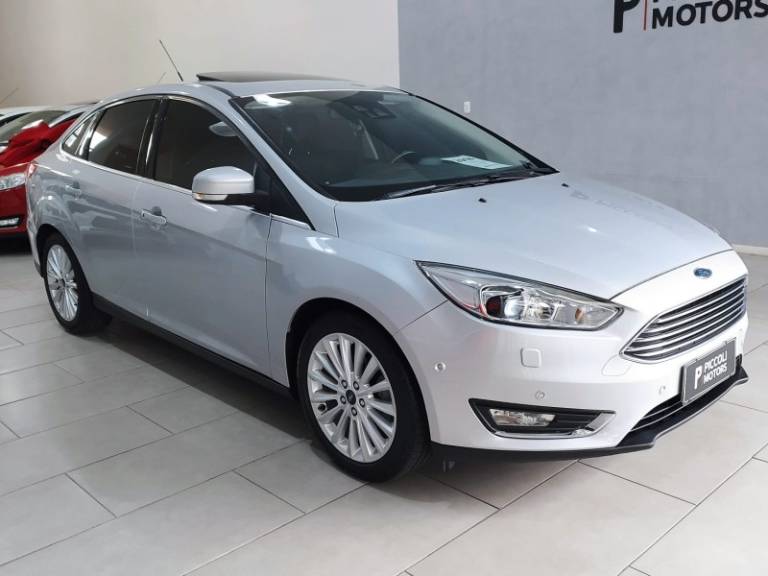 FORD - FOCUS - 2017/2018 - Prata - R$ 78.900,00
