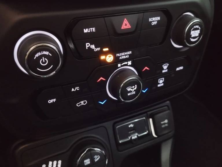 JEEP - RENEGADE - 2019/2019 - Cinza - R$ 104.900,00