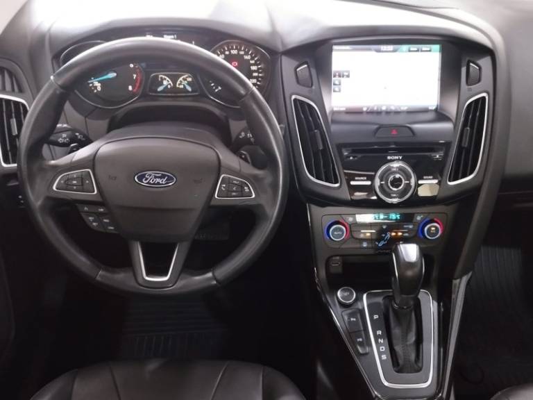 FORD - FOCUS - 2016/2016 - Branca - R$ 69.900,00