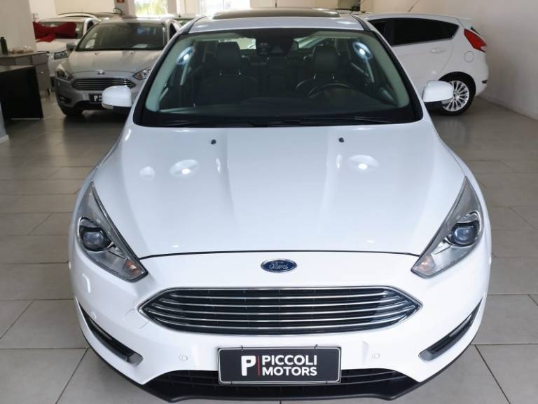 FORD - FOCUS - 2016/2016 - Branca - R$ 69.900,00