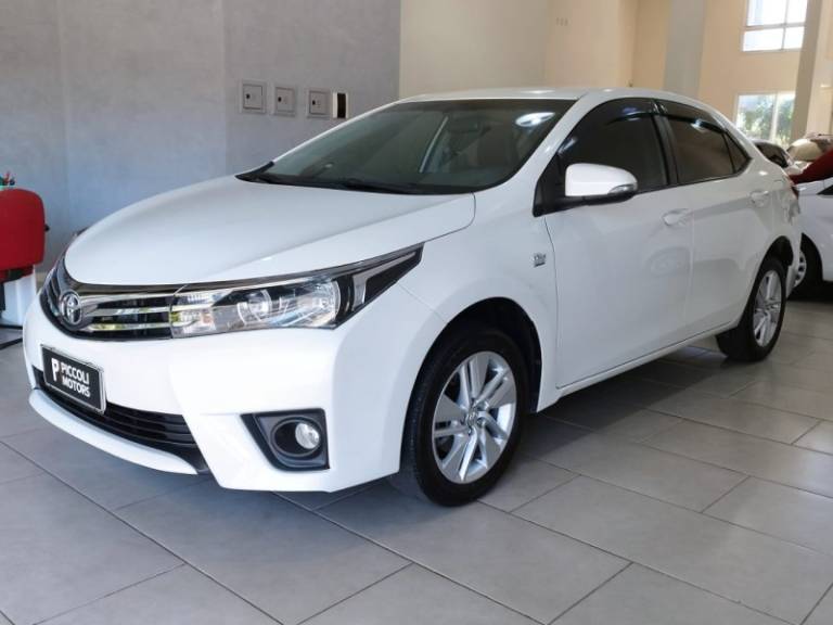 TOYOTA - COROLLA - 2014/2015 - Branca - R$ 81.900,00