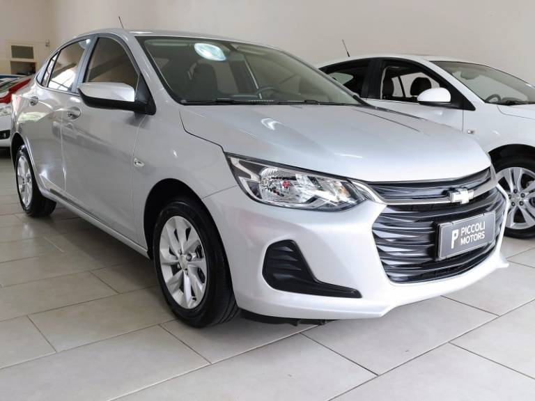 CHEVROLET - ONIX - 2020/2021 - Prata - R$ 72.900,00